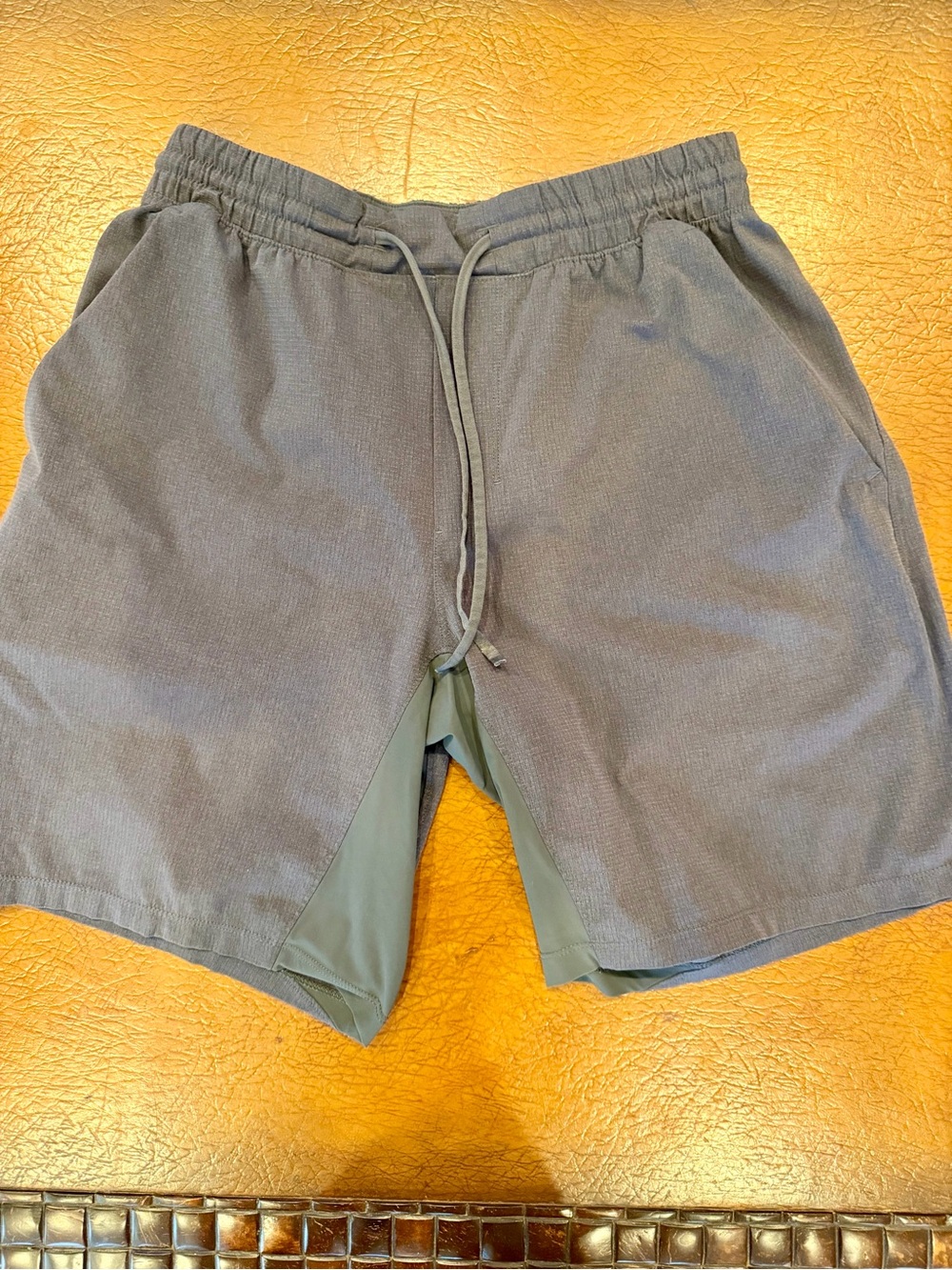 Lululemon - Men’s dark grey shorts size Medium